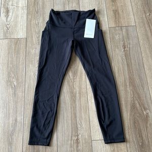 Women’s Lululemon Wunder Train HR tight 25” with POCKETS. EUC